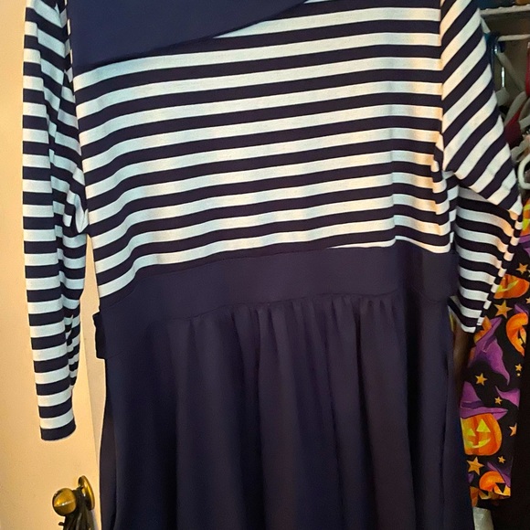 A nice nautical dress. Blue. Worn once. - Picture 2 of 4